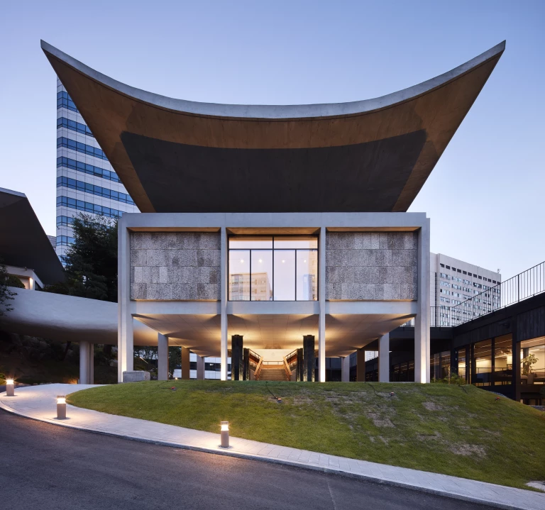 ambassade-de-france-photo-pavillon-2-kim-yongkwan