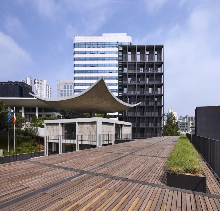 ambassade-de-france-photo-rooftop-de-la-jetee-kim-yongkwan